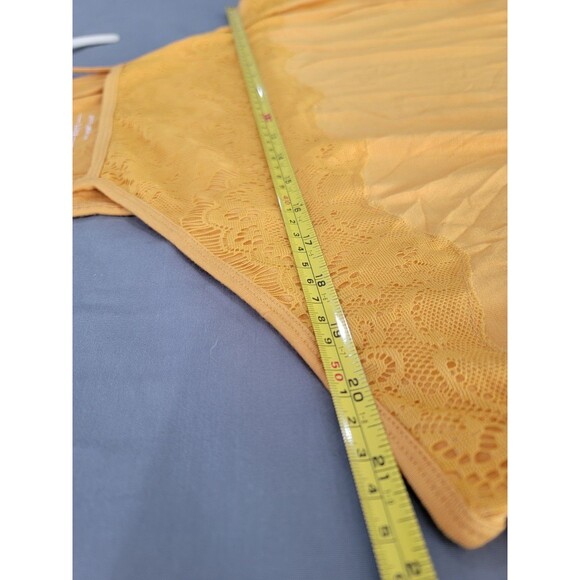 Torrid min yellow lace trim h/n tank with tags - Picture 4 of 7